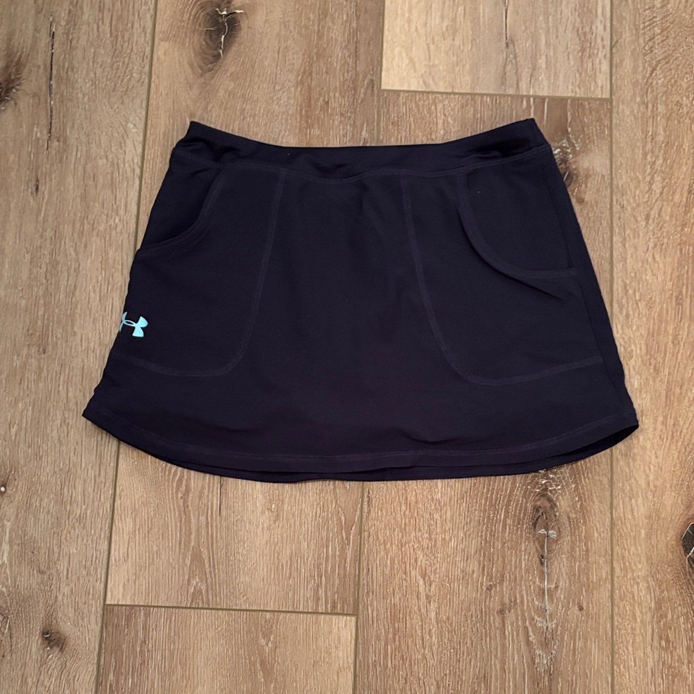 Under Armour women’s Navy Skort with Light Blue Logo